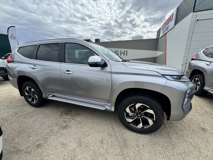 2024 MITSUBISHI Pajero Sport GLS