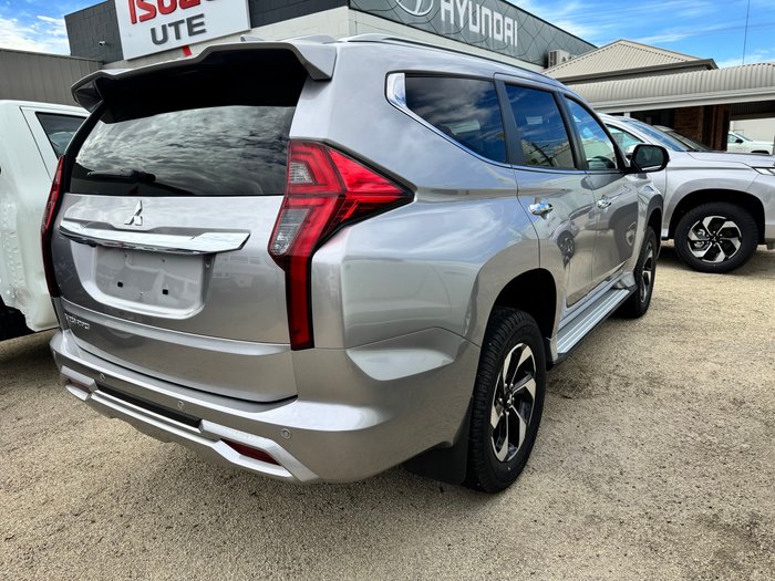 2024 MITSUBISHI Pajero Sport GLS