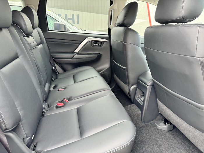 2024 MITSUBISHI Pajero Sport GLS