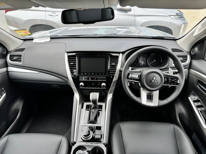 2024 MITSUBISHI Pajero Sport GLS