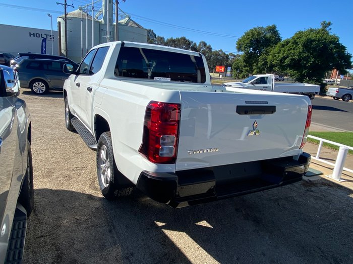 2026 MITSUBISHI Triton GLX+
