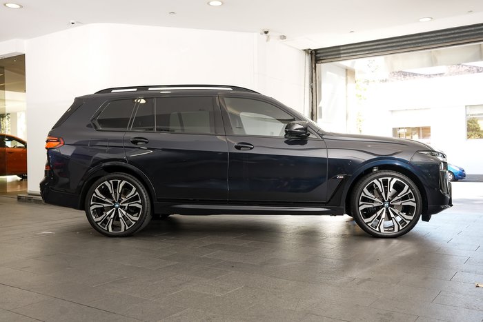 2024 BMW X7 M60i