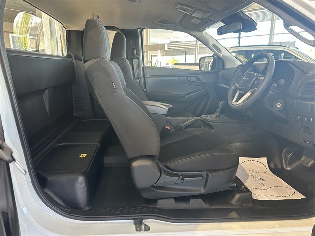 2026 ISUZU D-MAX SX