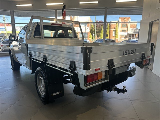 2026 ISUZU D-MAX SX