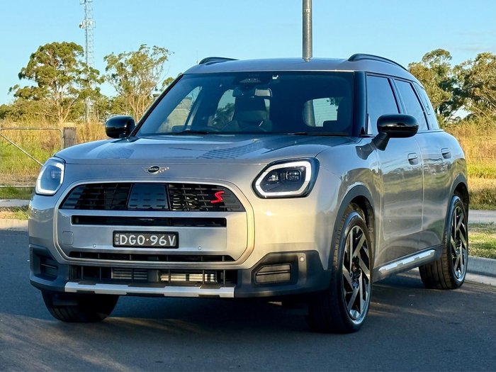 2024 MINI Countryman S Favoured