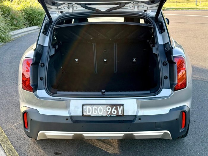 2024 MINI Countryman S Favoured