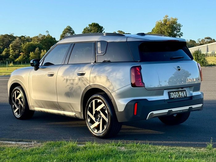 2024 MINI Countryman S Favoured