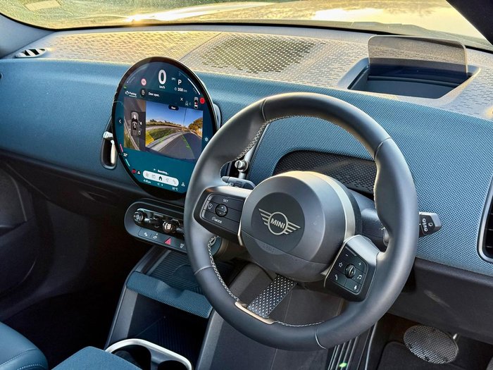 2024 MINI Countryman S Favoured