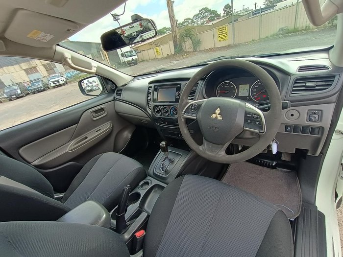 2017 Mitsubishi Triton GLX