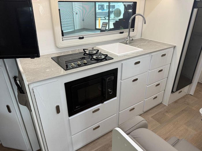 2026 JB Caravans Gator X 18'6 Dual Axle Fd Club Lounge