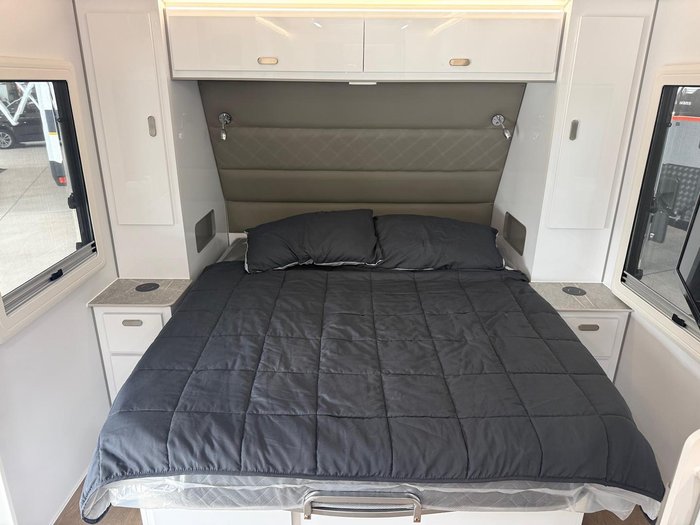 2026 JB Caravans Gator X 18'6 Dual Axle Fd Club Lounge