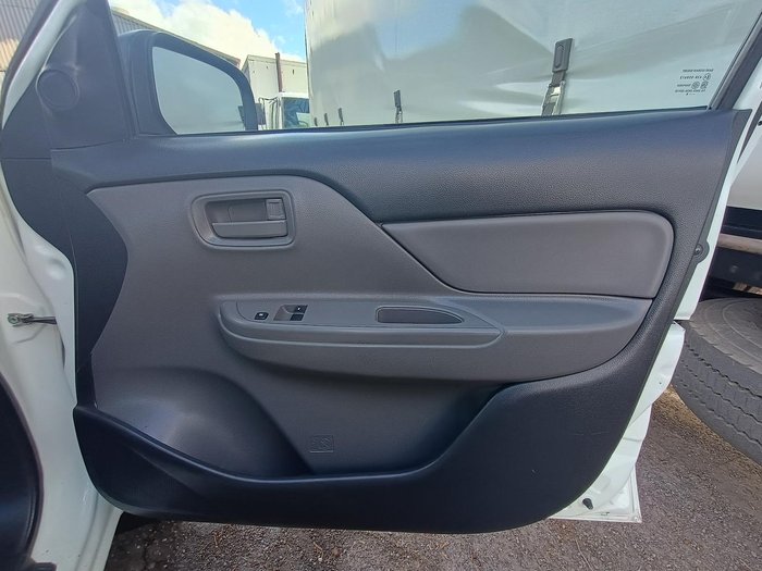 2018 Mitsubishi Triton GLX