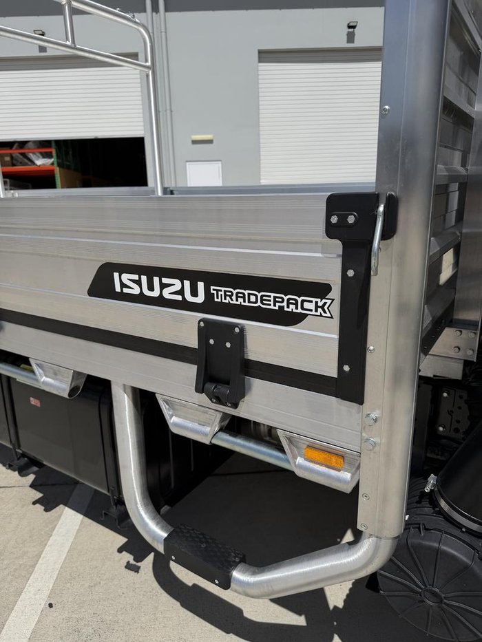 2026 Isuzu N Series NPR 45/65-175 MT D28 Tradepack