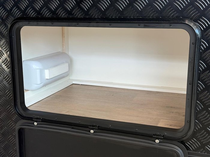 2026 JB Caravans Dirt Road Xtreme 23'6 Corner Shower Club Lounge