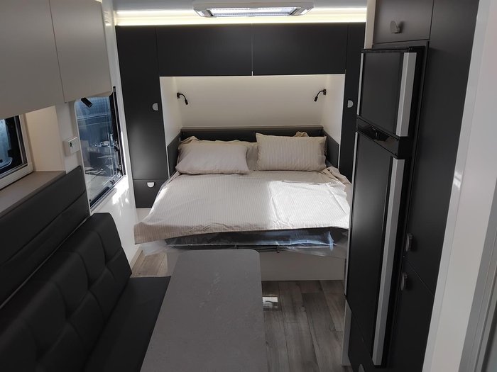 2026 Traveller Brnad New 15Ft Design Queen Bed With Toilet And Shower