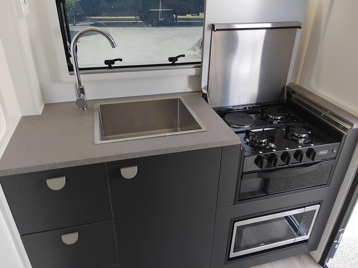 2026 Traveller Brnad New 15Ft Design Queen Bed With Toilet And Shower