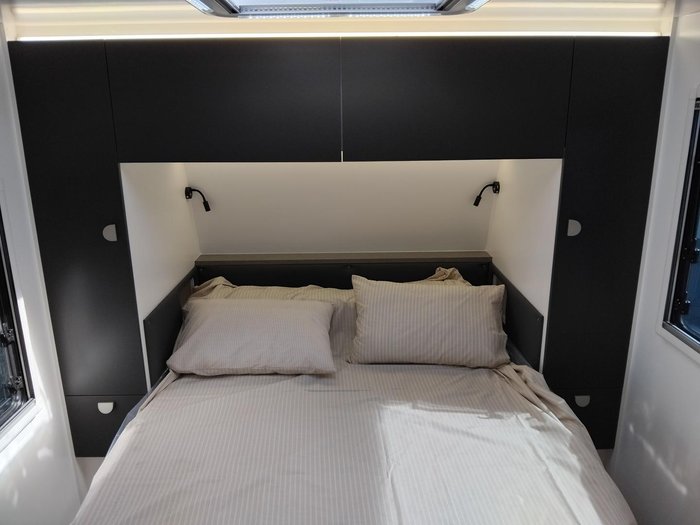 2026 Traveller Brnad New 15Ft Design Queen Bed With Toilet And Shower