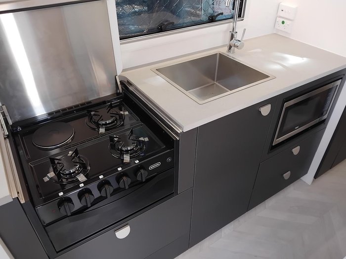 2026 Traveller Brand New Model 20Ft Cruise Triple Bunk Van