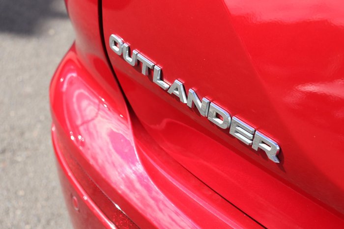 2023 Mitsubishi Outlander LS Black Edition