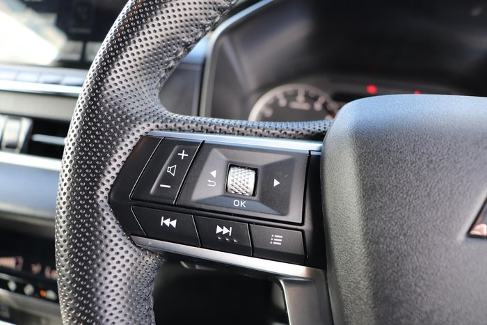 2023 Mitsubishi Outlander LS Black Edition