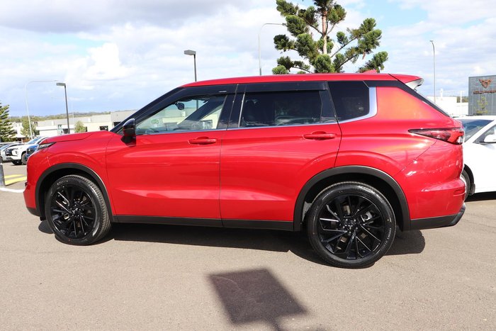 2023 Mitsubishi Outlander LS Black Edition