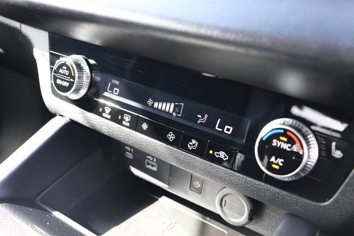 2023 Mitsubishi Outlander LS Black Edition