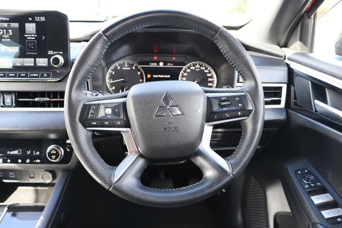 2023 Mitsubishi Outlander LS Black Edition
