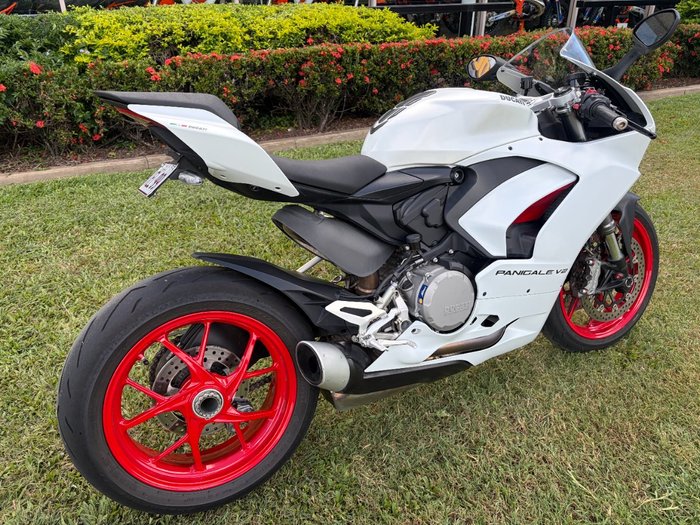 2023 DUCATI PANIGALE V2 White