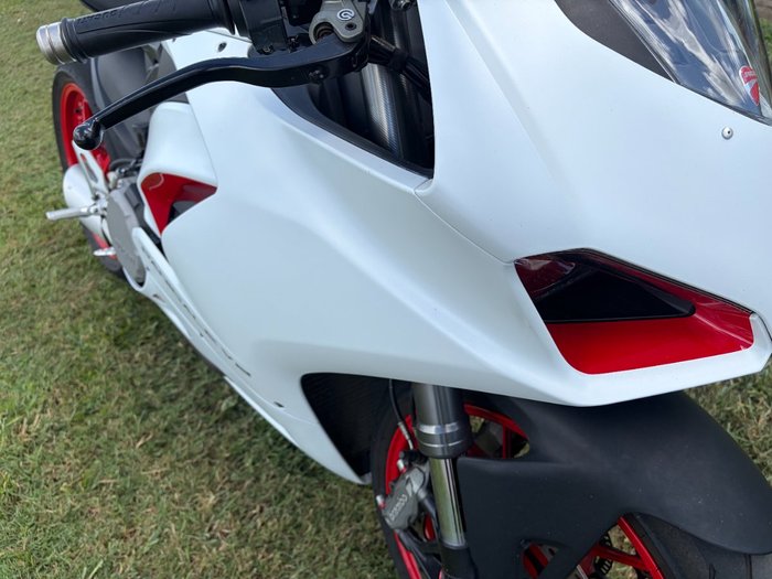 2023 DUCATI PANIGALE V2 White