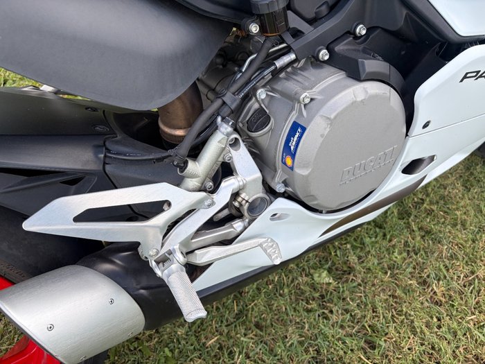 2023 DUCATI PANIGALE V2 White