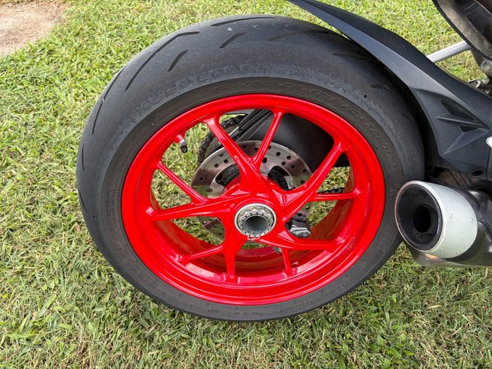 2023 DUCATI PANIGALE V2 White