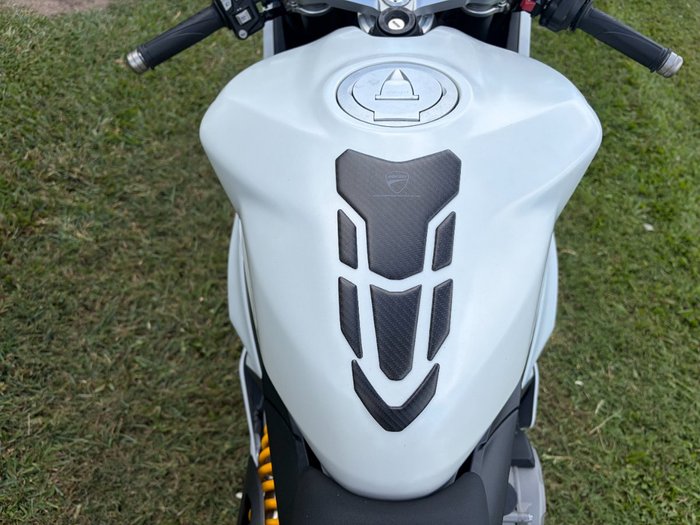 2023 DUCATI PANIGALE V2 White