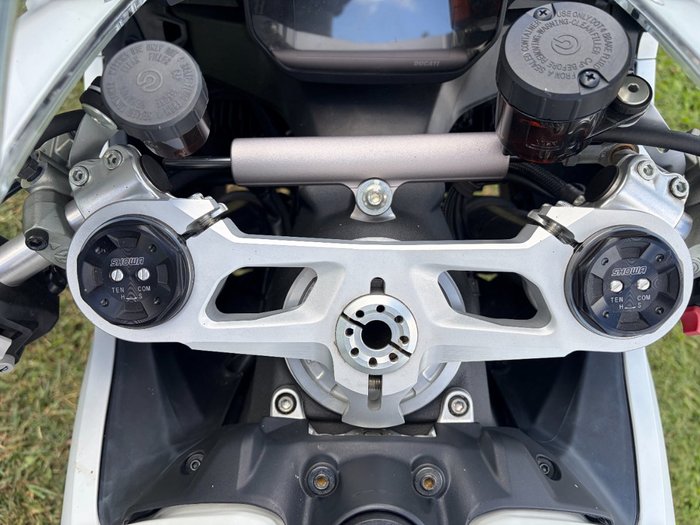 2023 DUCATI PANIGALE V2 White
