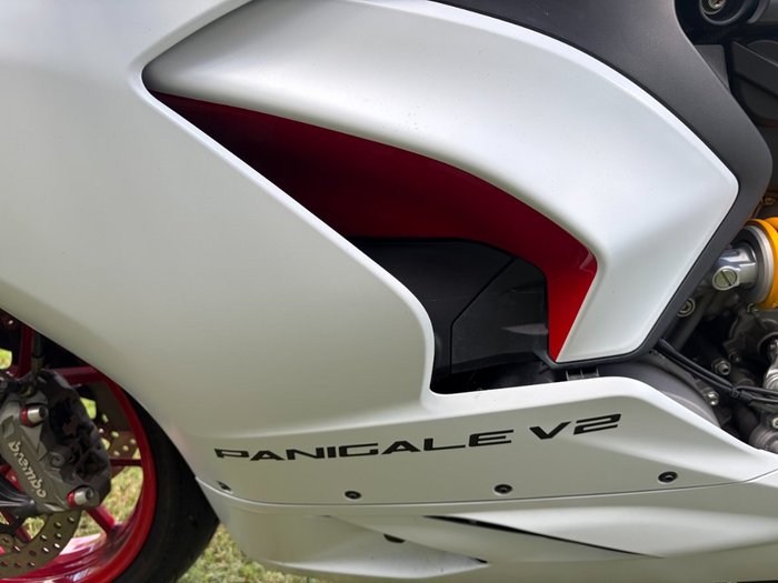 2023 DUCATI PANIGALE V2 White