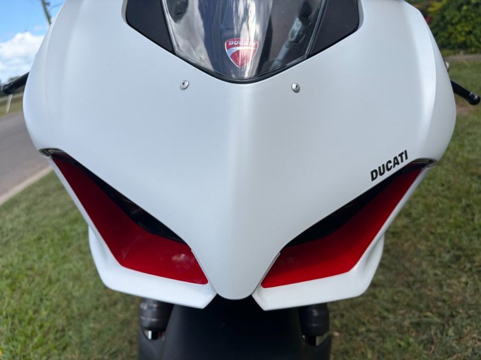 2023 DUCATI PANIGALE V2 White