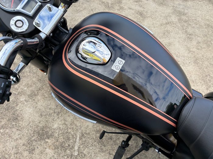 2025 Royal Enfield 2025 Royal Enfield 350CC BULLET 350 ROAD Black Gold