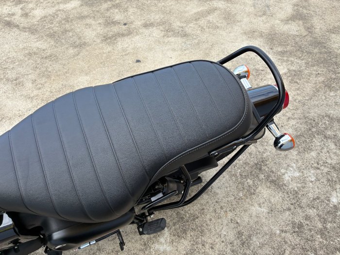 2025 Royal Enfield 2025 Royal Enfield 350CC BULLET 350 ROAD Black Gold