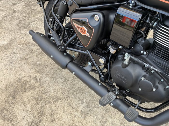2025 Royal Enfield 2025 Royal Enfield 350CC BULLET 350 ROAD Black Gold
