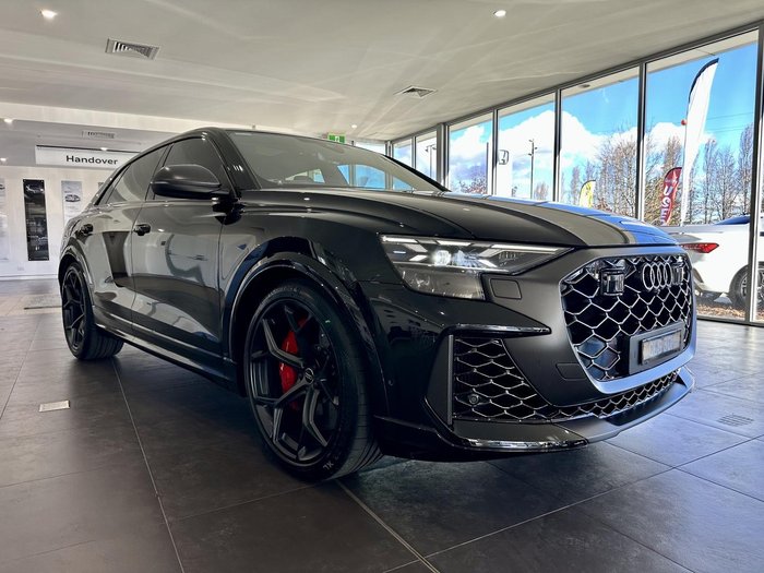 2025 Audi RS Q8 TFSI performance