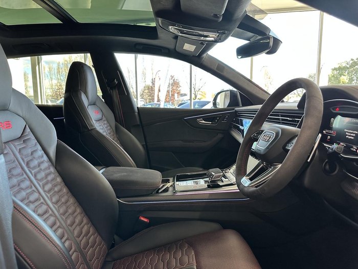 2025 Audi RS Q8 TFSI performance