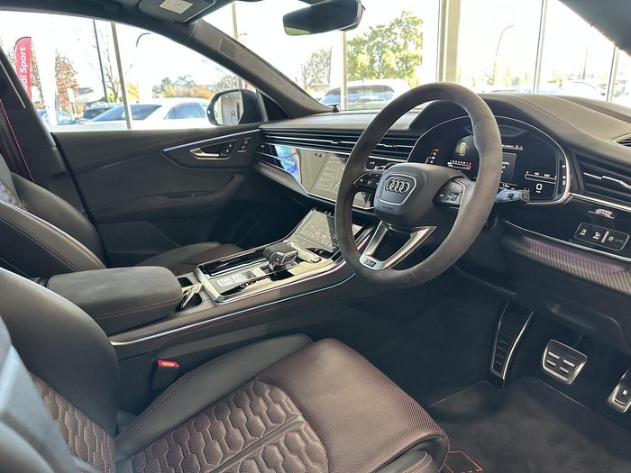 2025 Audi RS Q8 TFSI performance