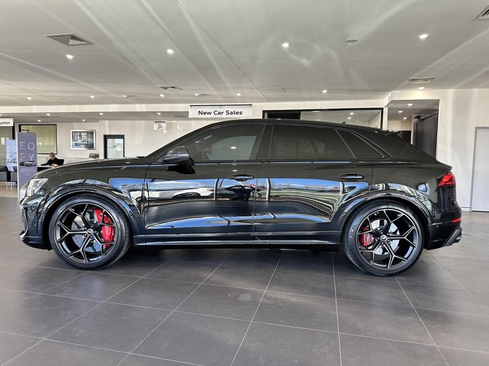 2025 Audi RS Q8 TFSI performance