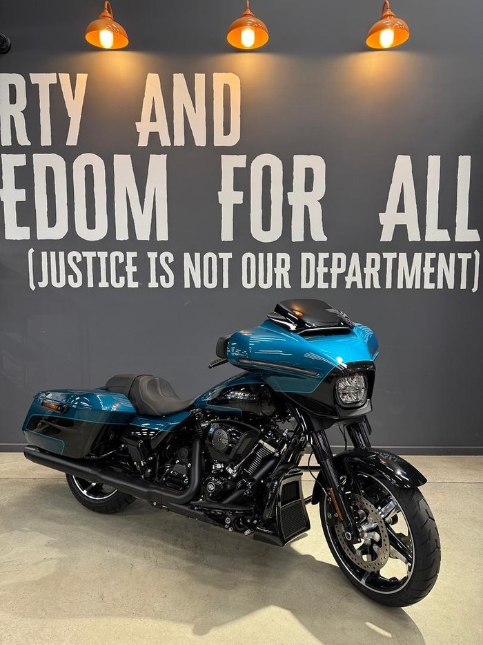 2026 Harley-Davidson Street Glide Limited 117 (FLHXL) Touring Black