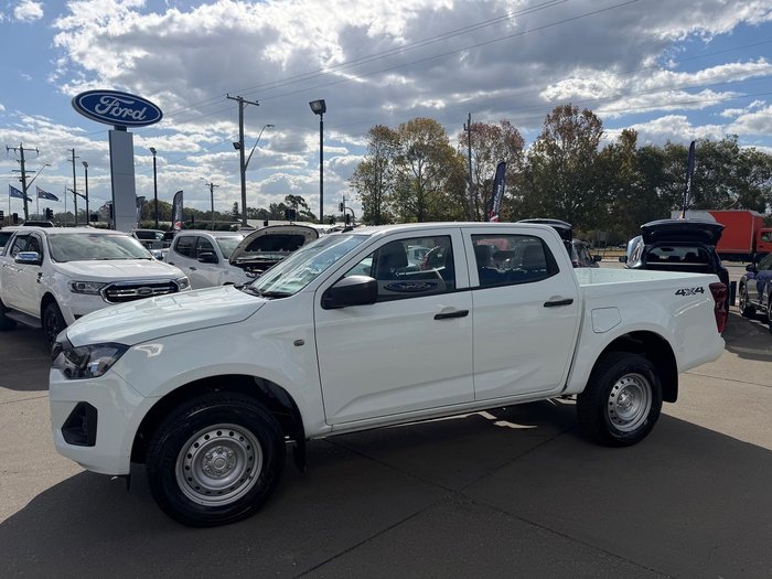 2025 Isuzu D-MAX SX MY24 4X4 Dual Range Mineral White