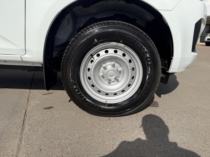 2025 Isuzu D-MAX SX MY24 4X4 Dual Range Mineral White