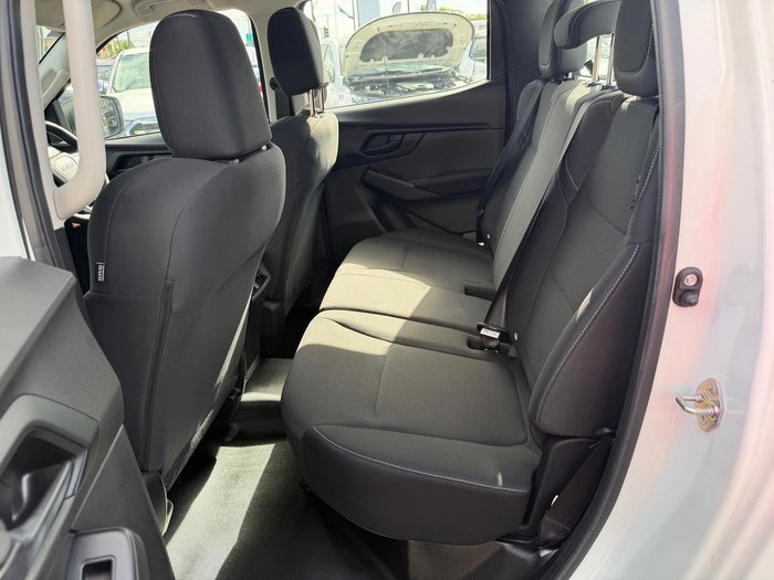 2025 Isuzu D-MAX SX MY24 4X4 Dual Range Mineral White