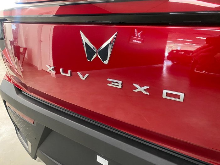 2025 Mahindra XUV3XO AX7L