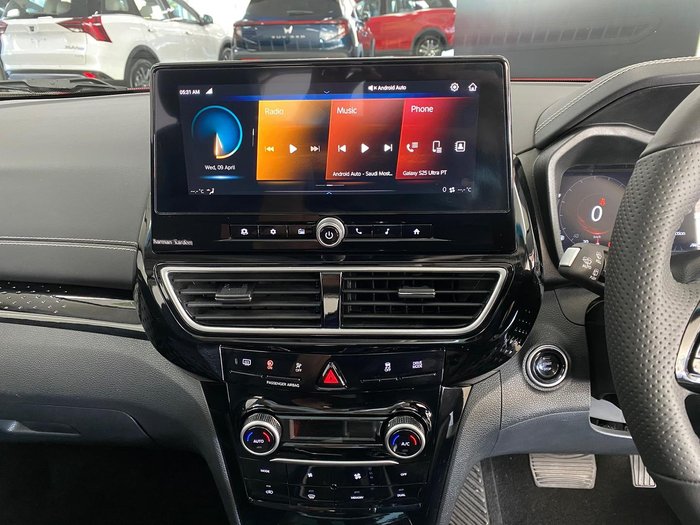 2025 Mahindra XUV3XO AX7L
