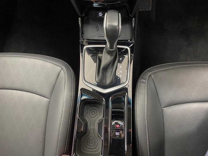 2025 Mahindra XUV3XO AX7L