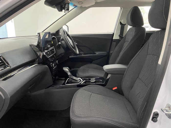 2025 Mahindra XUV3XO AX5L